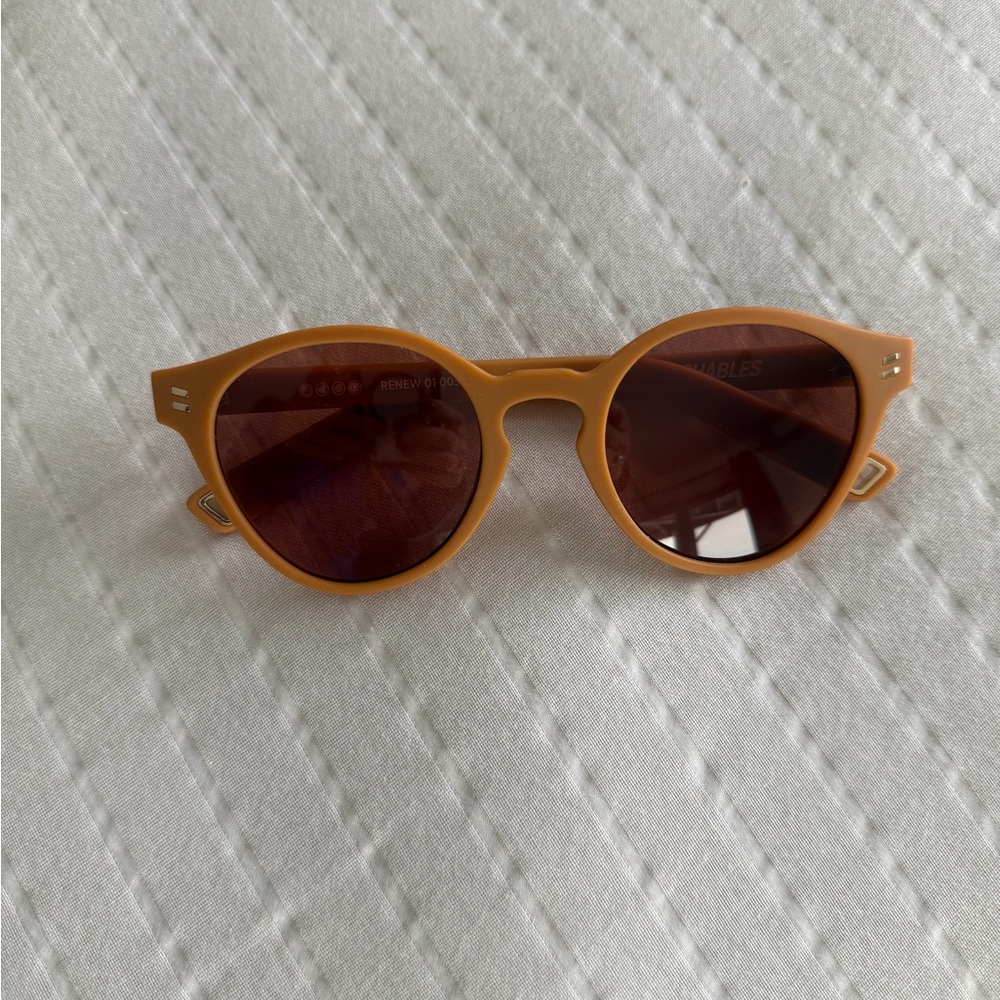 Indescratchables Renew Caramel Sunglasses